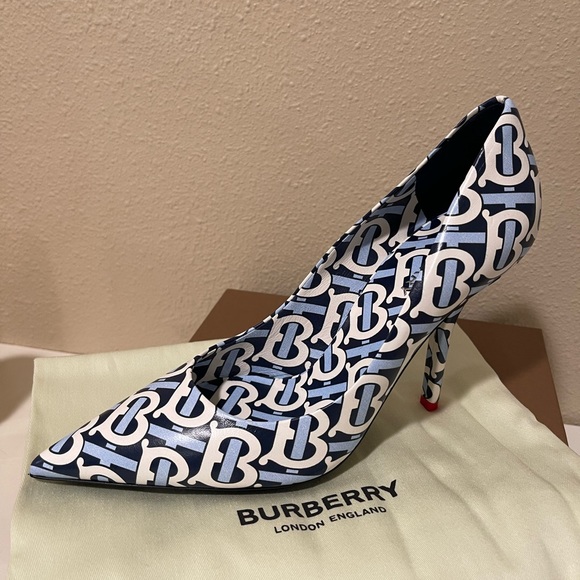 Burberry Heels - Picture 6 of 10